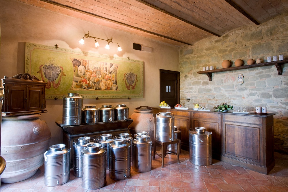 Villa Campestri Olive Oil Resort 32/48