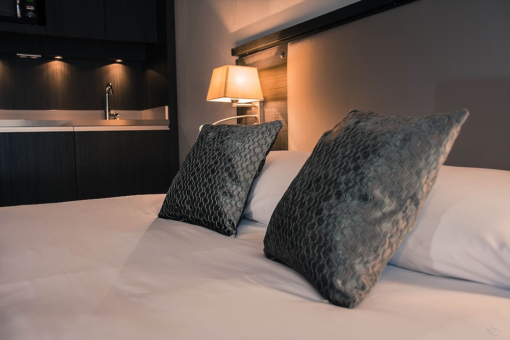 Sejours Et Affaires Aix Mirabeau 22/28