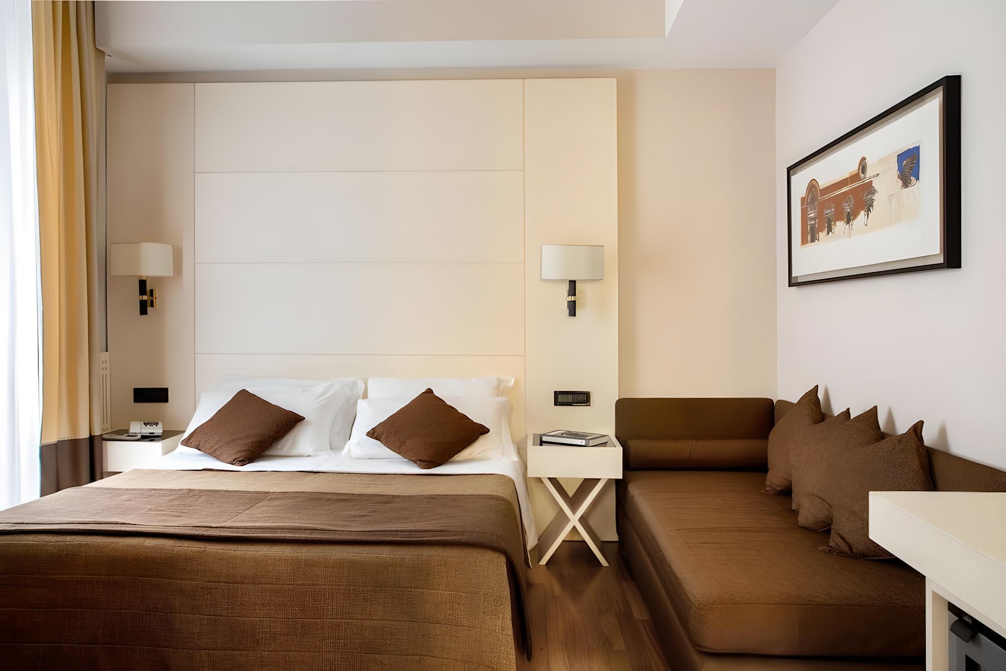 Room, Quadruple