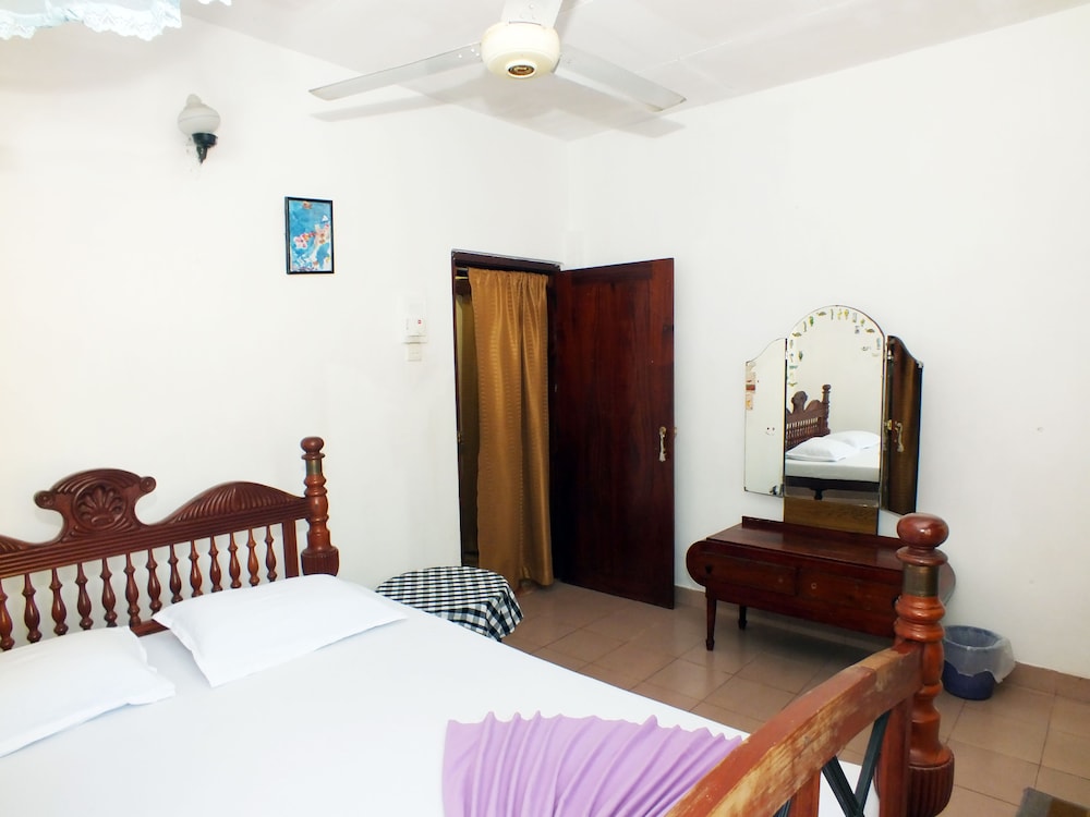 COMFORT, QUEEN BED