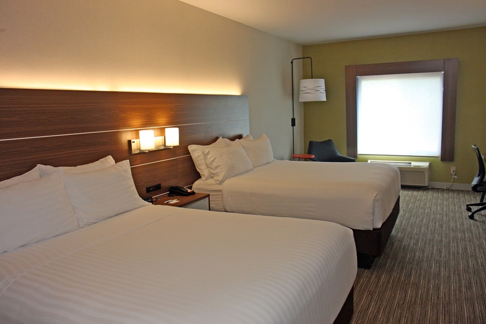 Holiday Inn Express Branford-New Haven 17/59