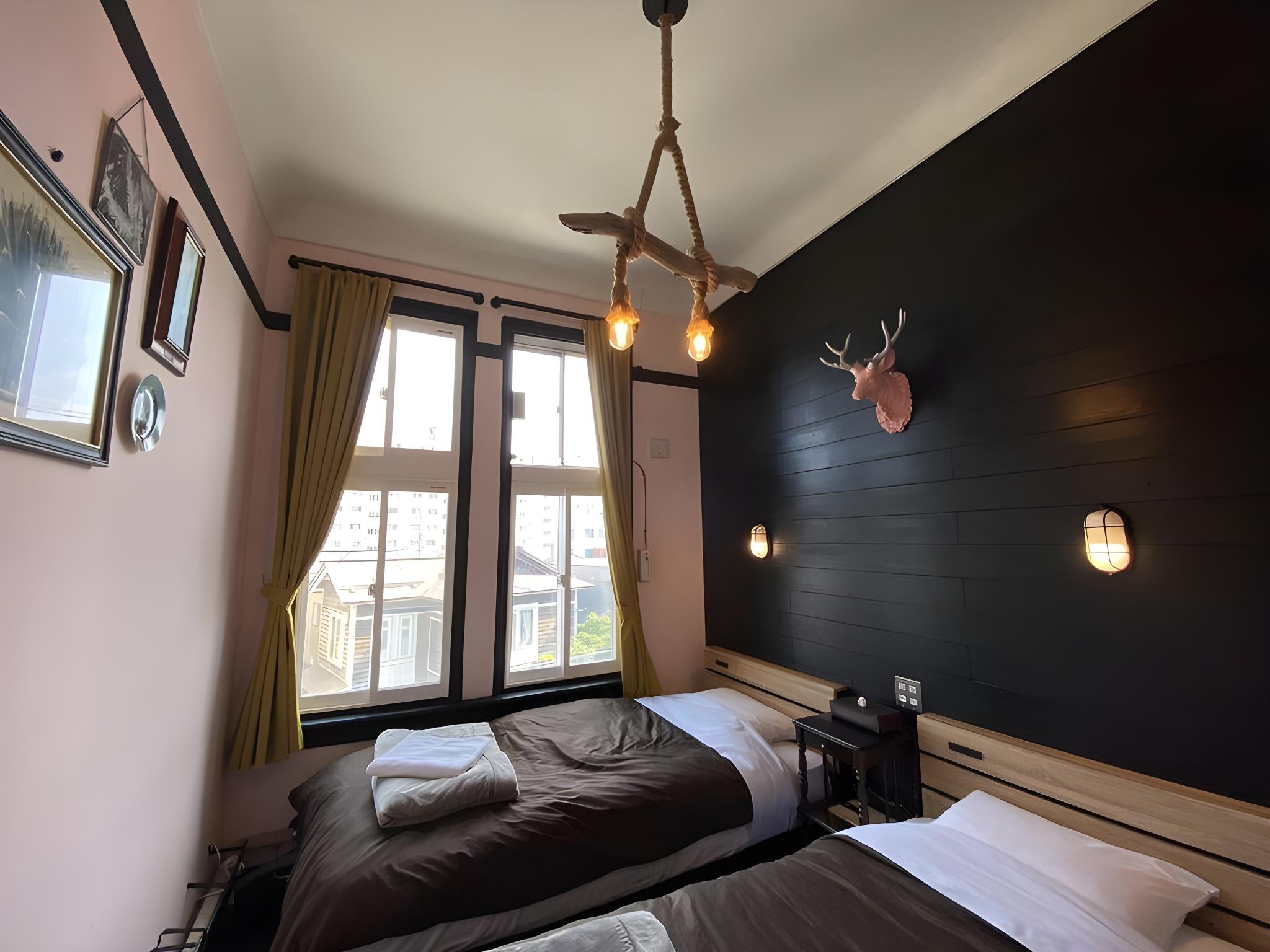 Standard, Twin Beds