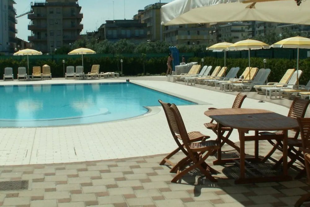 Hotel Sole 8/66