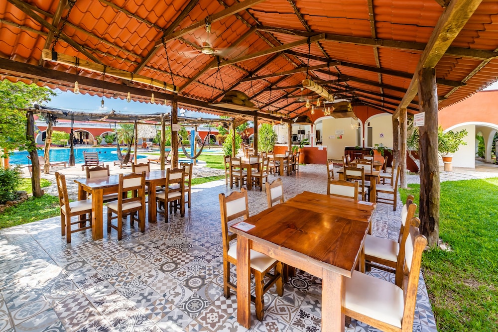 Hacienda Inn Aeropuerto 55/72
