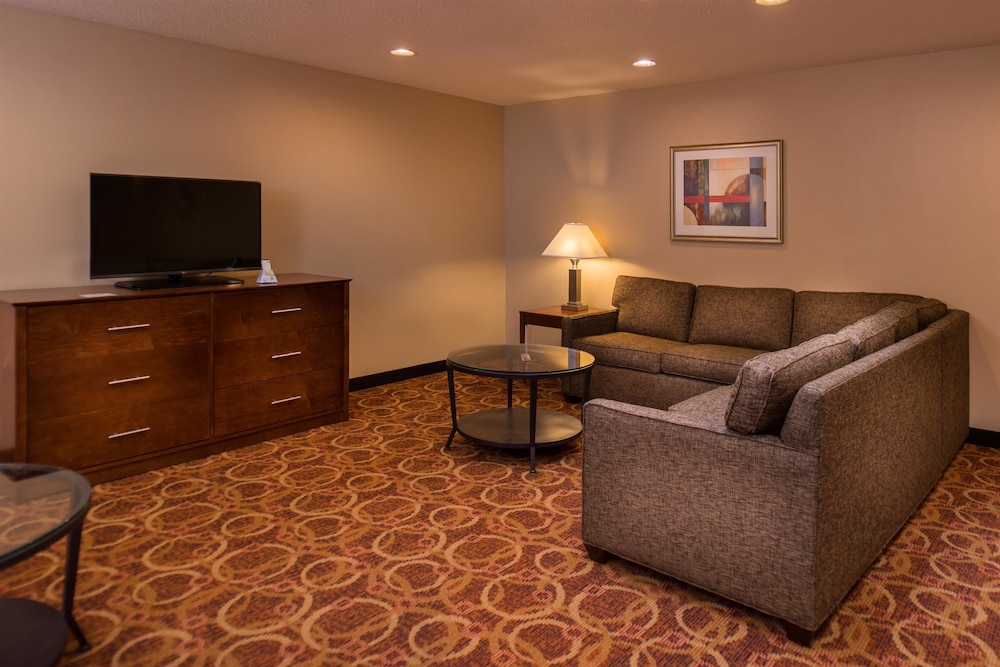 Best Western Ambassador Inn & Suites 14/21