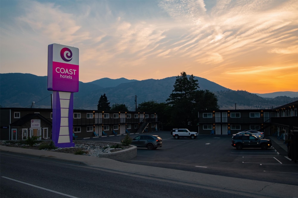 Coast Penticton Hotel 20/50