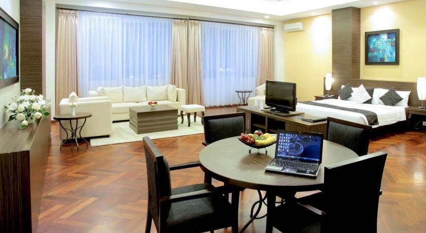 Grand Pacific Hotel 24/28