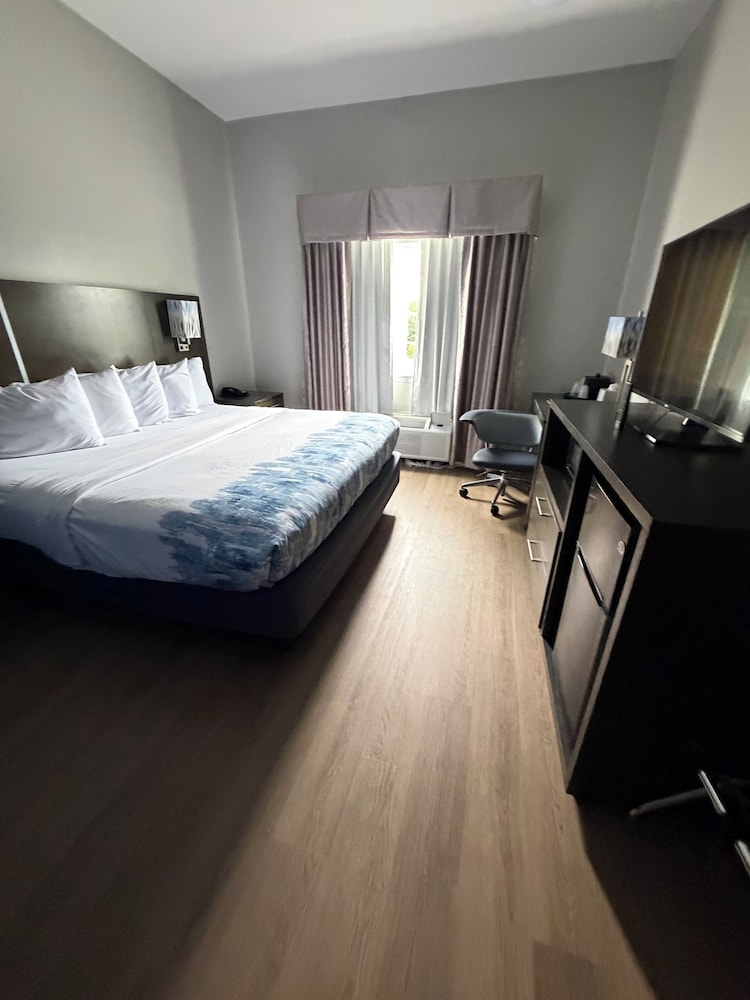 PREMIUM, KING BED