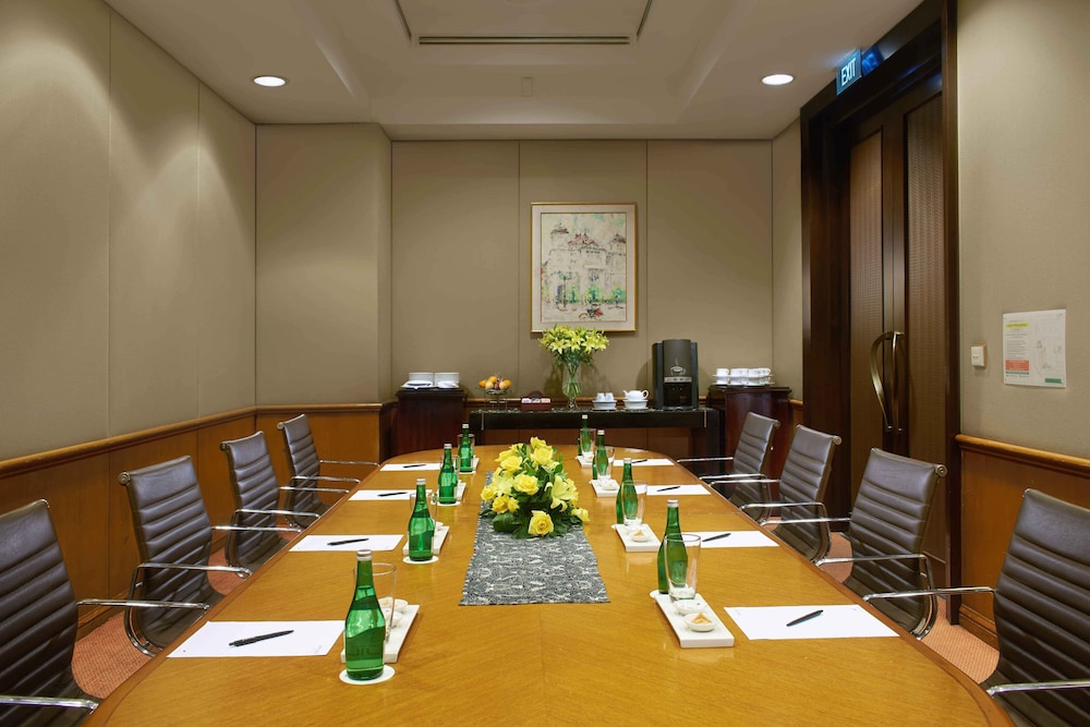 Gran Melia Jakarta 64/74