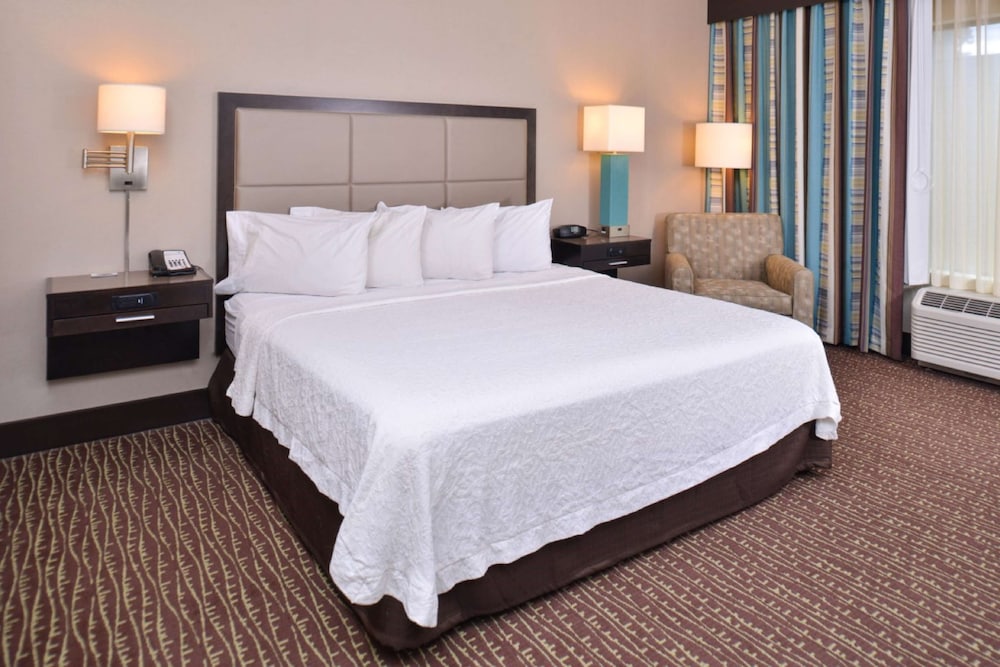 Hampton Inn Suites Bend 13/48