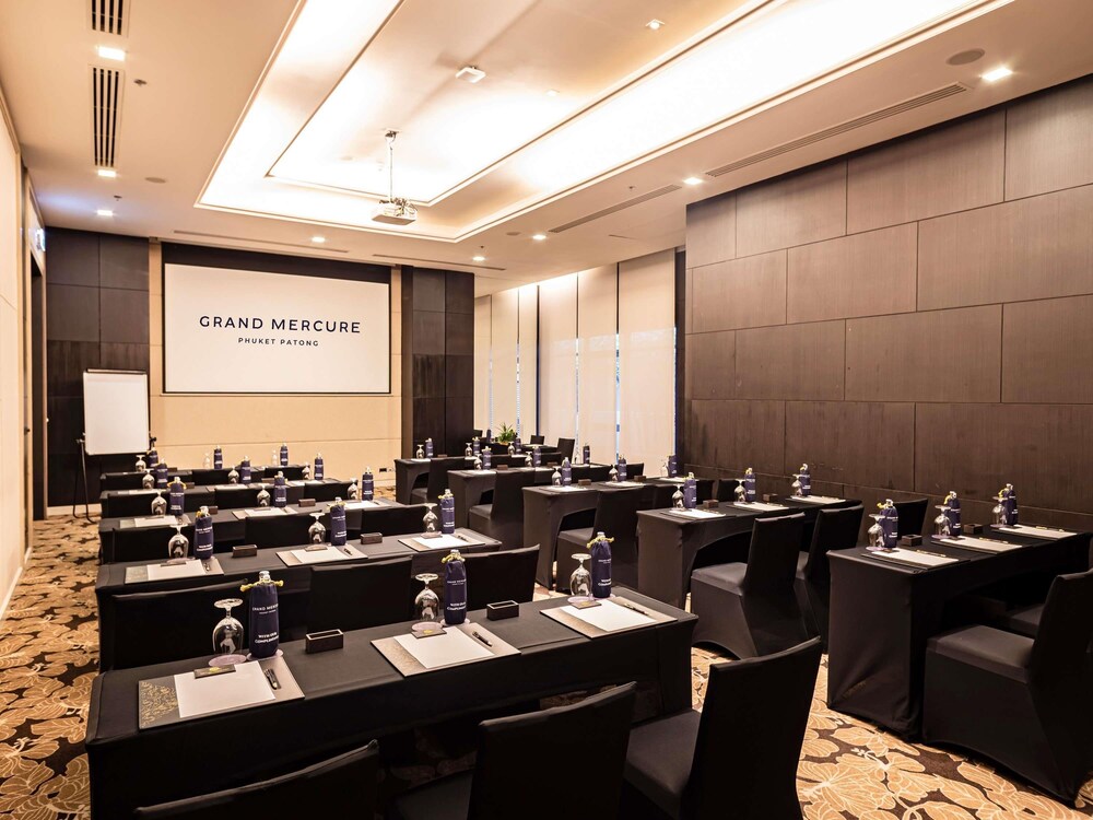 Grand Mercure Phuket Patong Hotel 126/139