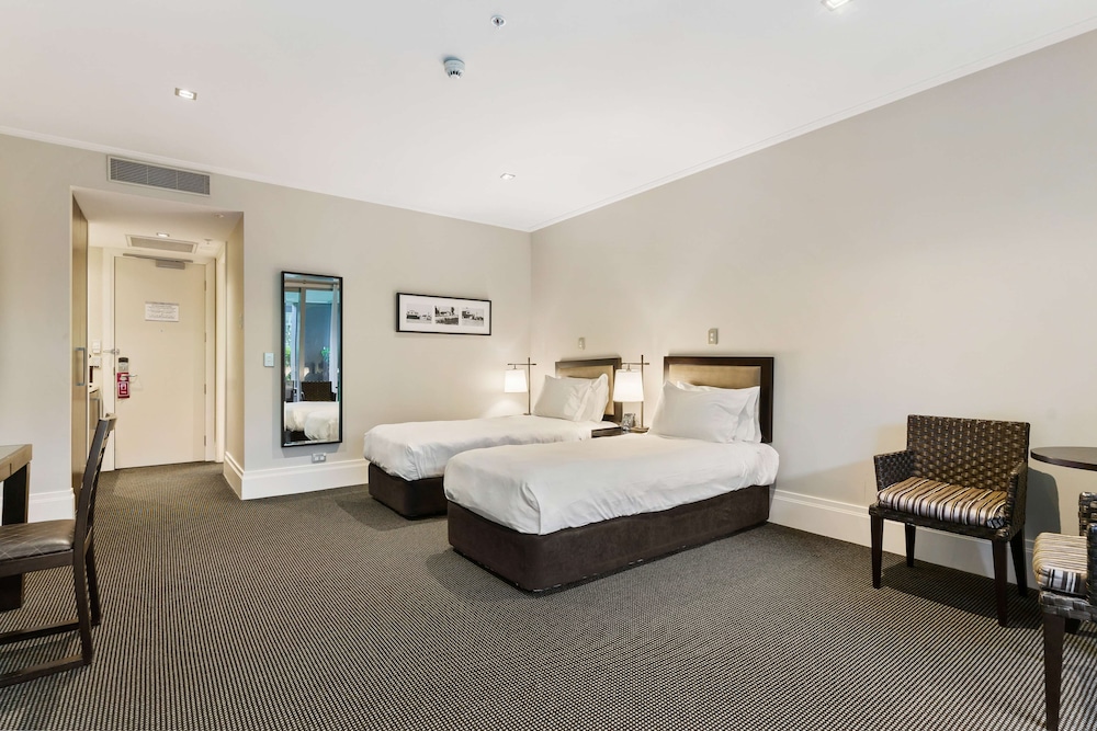 Hilton Lake Taupo 10/70