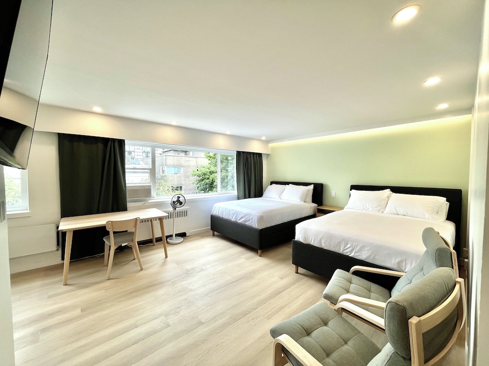 English Bay Hotel 18/62