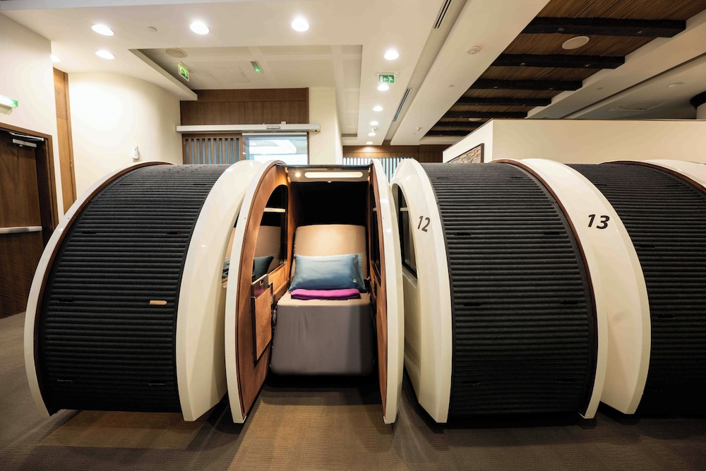 Sleep N Fly Sleep Lounge A Gates Terminal 3 Transit Only 40/50