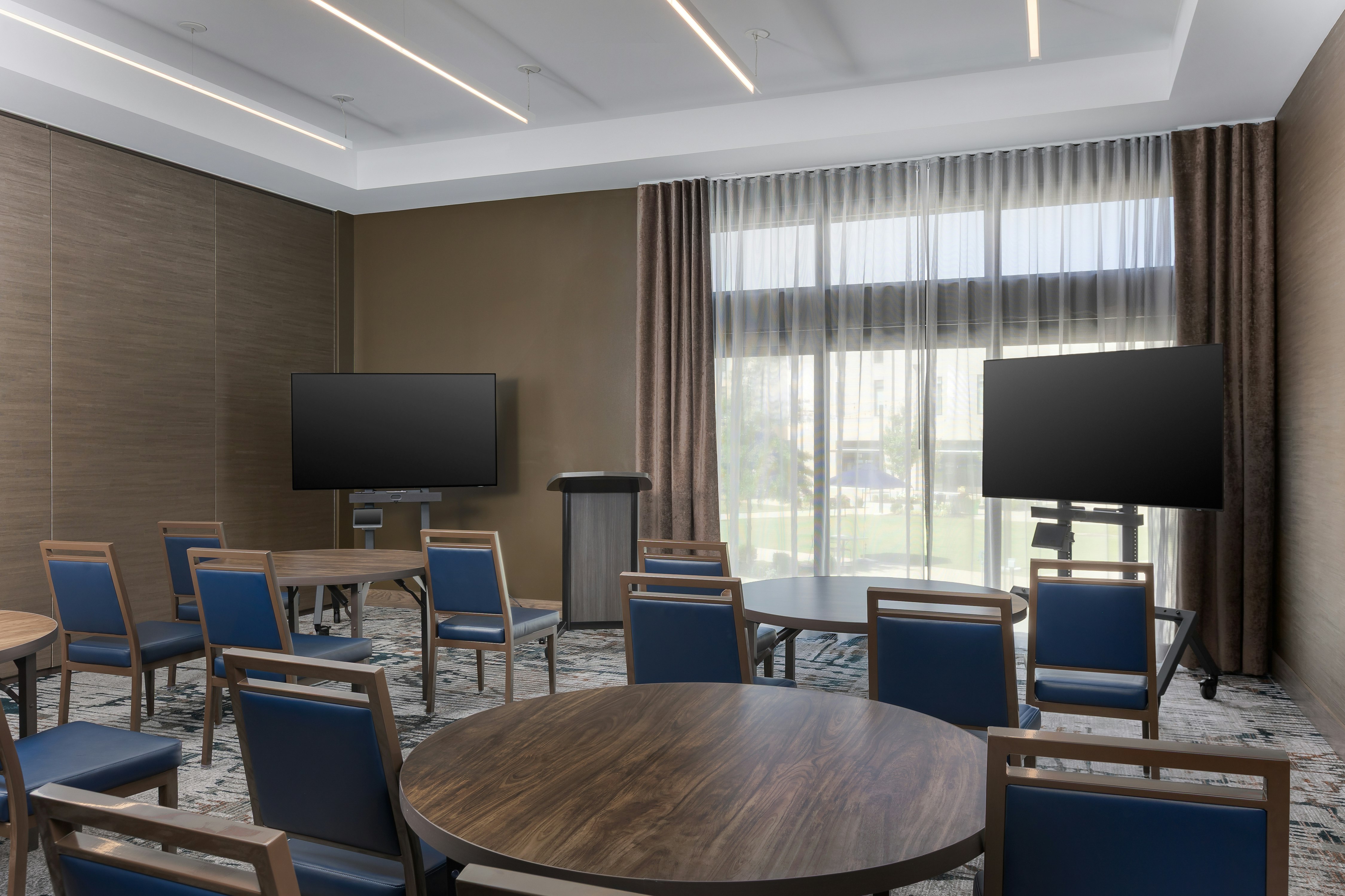 Hotel Avail Rogers, Tapestry Collection by Hilton 44/53
