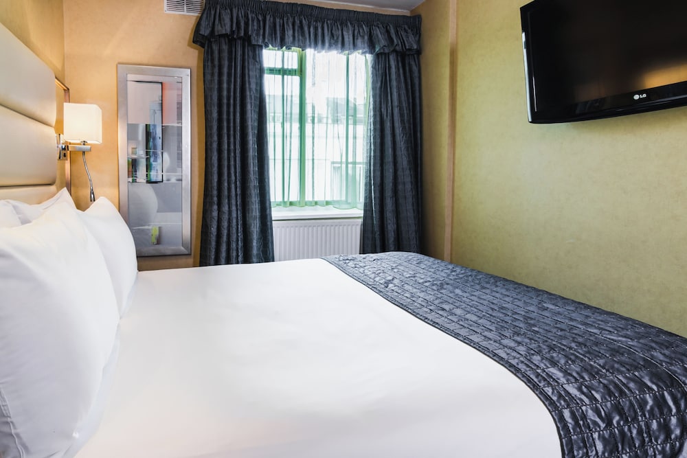 DELUXE, DOUBLE BED