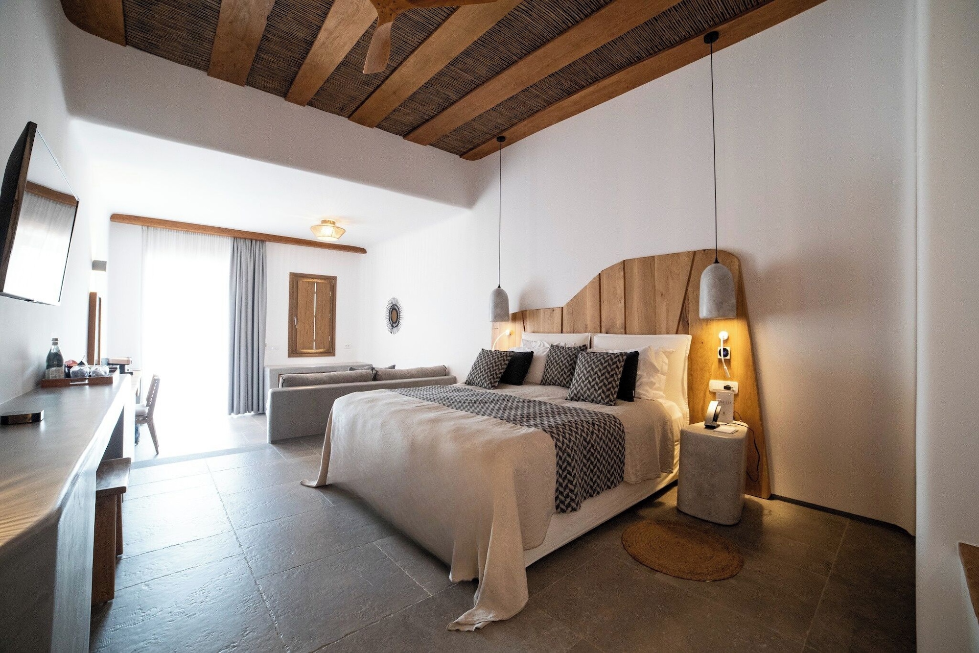 JUNIOR SUITE, PARTIAL SEA VIEW, SHARED POOL