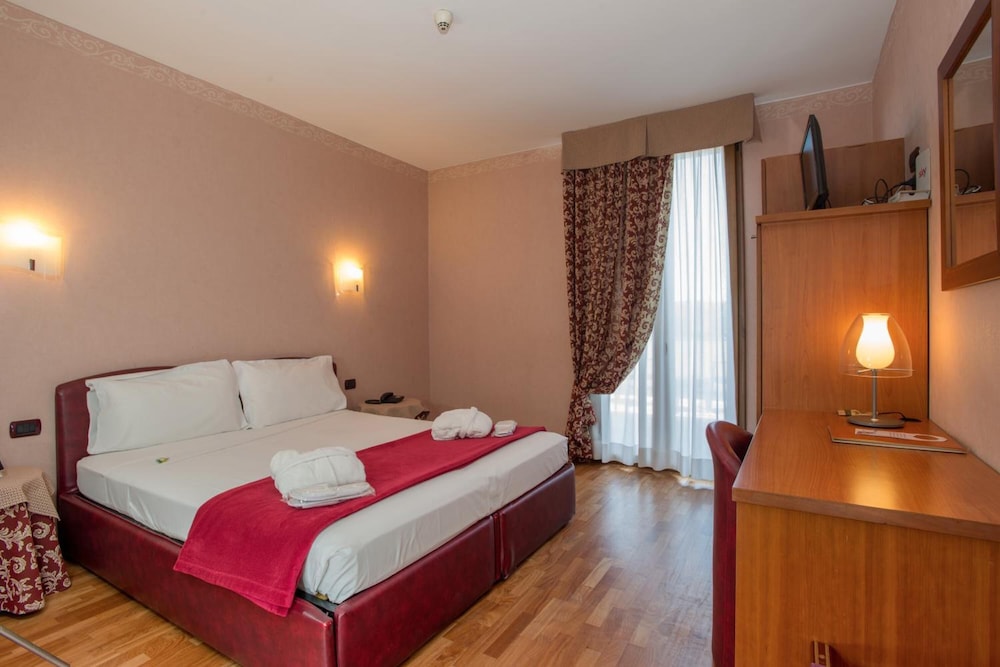 Sirio Hotel 9/50