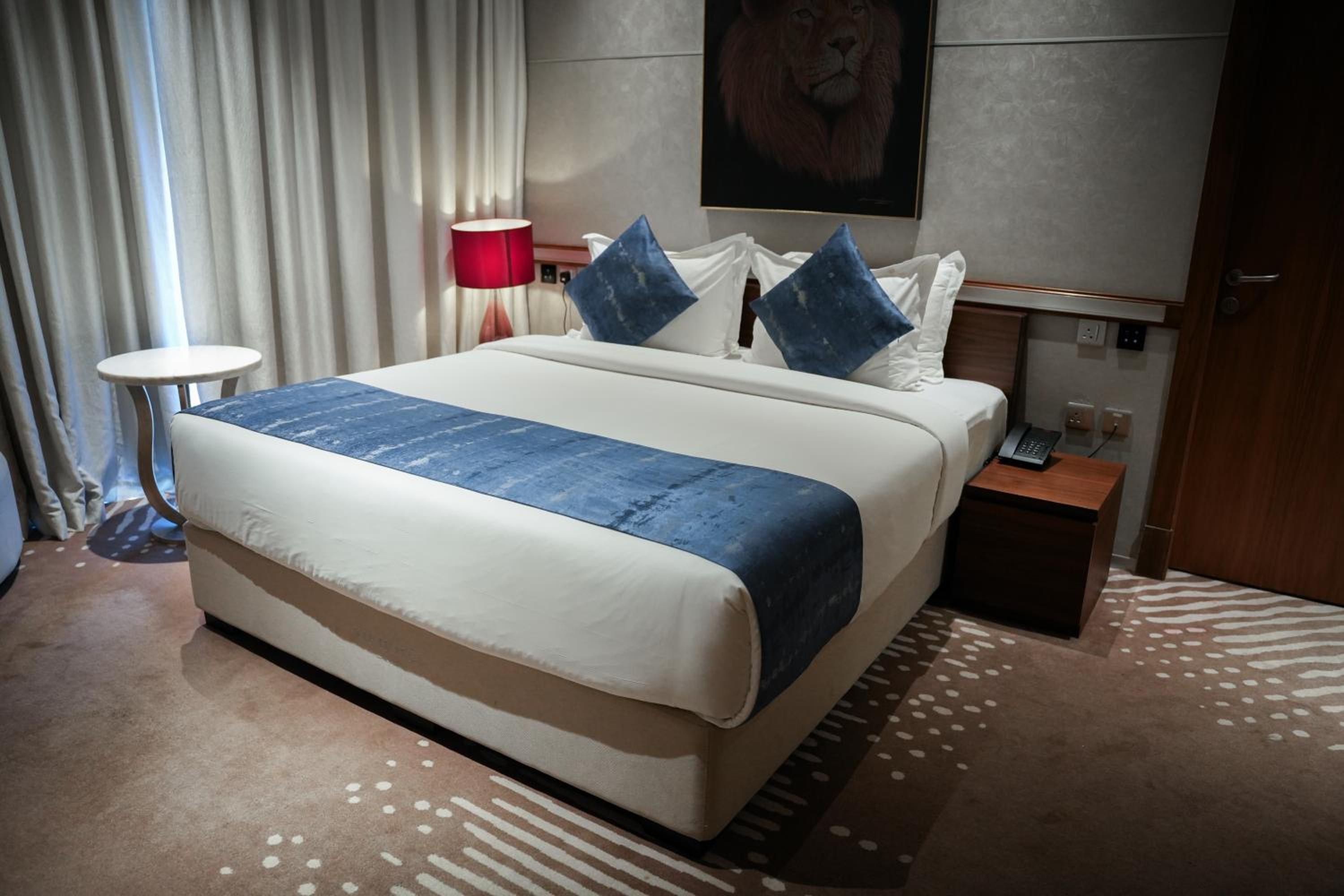جناح تنفيذي بسرير كينج