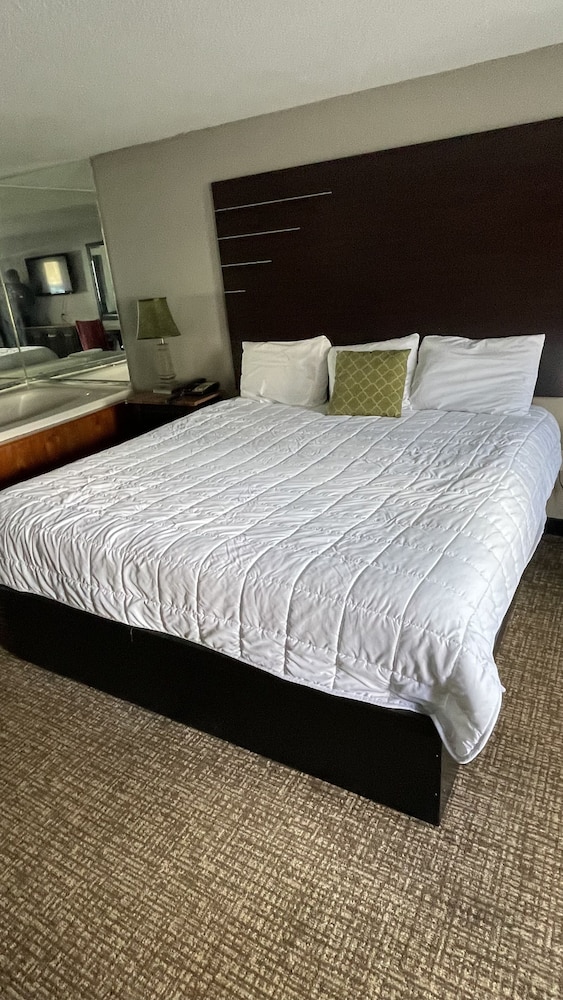 Country Town N Suites 28/65