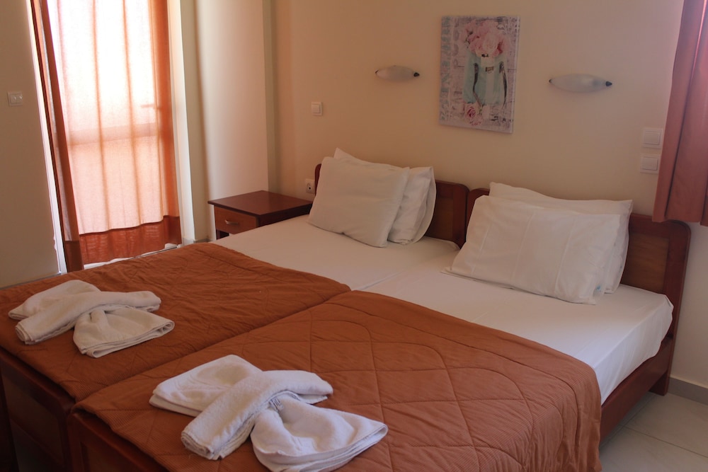 Dimitra &amp; Evdokia Hotel 9/38