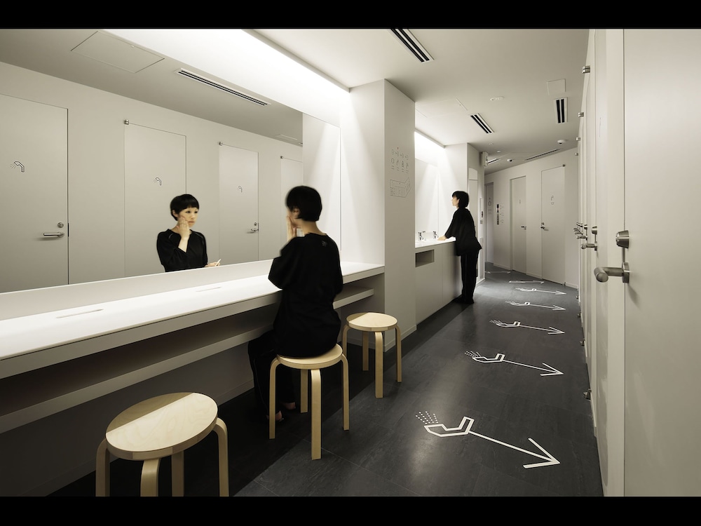 Nine Hours Woman Kanda 9/32