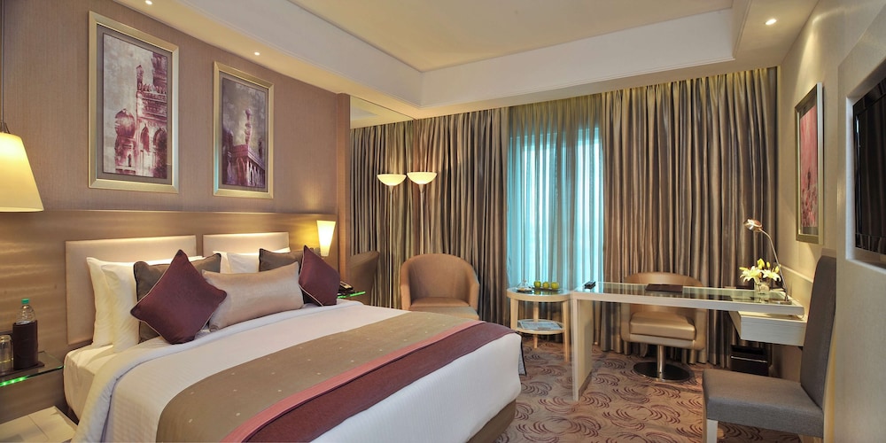 Premium, Twin Beds, Radisson Hyderabad Hitec City 7/10