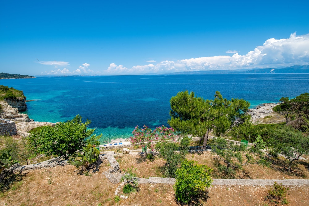 Paxos Sunrise 33/50