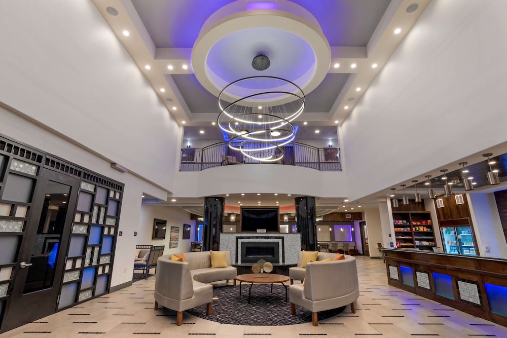 Best Western Premier Liberty Inn & Suites 41/48