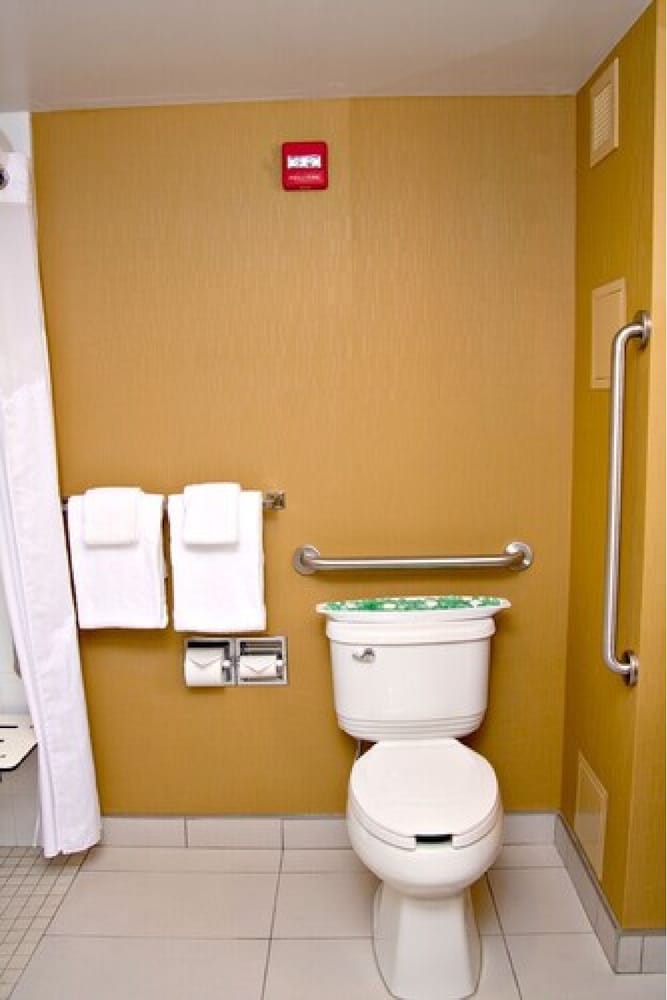 Holiday Inn Express Pembroke 13/51