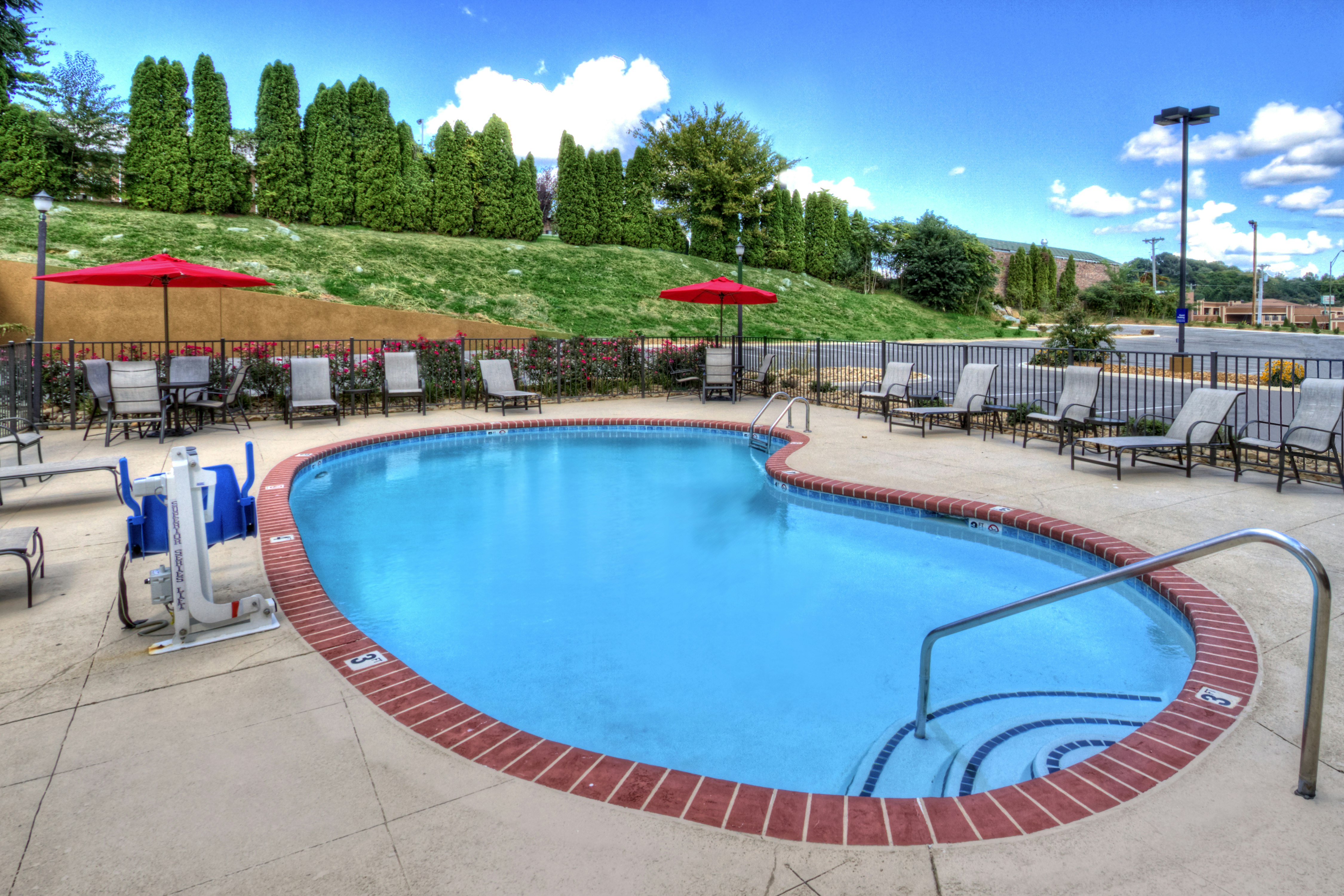 Hampton Inn Cookeville 24/40