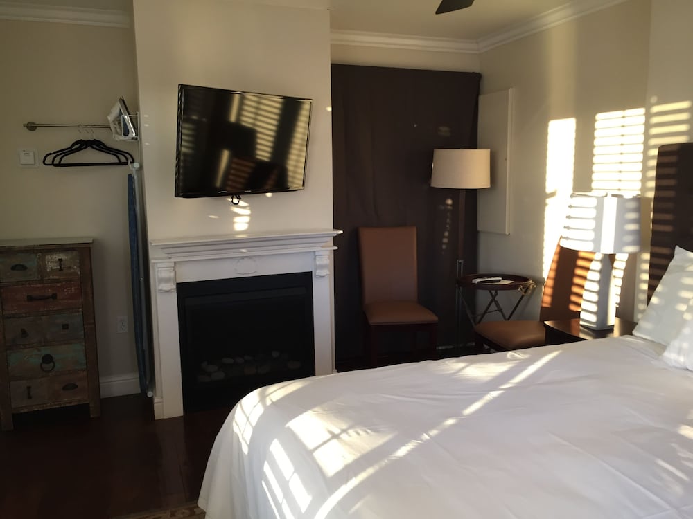 Beach Bungalow Inn and Suites 29/67