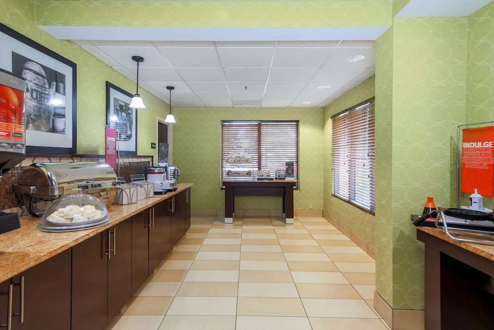 Hampton Inn Memphis-Walnut Grove/Baptist Hospital East 26/41