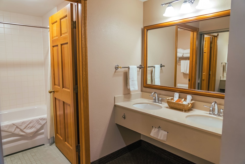 The Inn at Holiday Valley 50/50