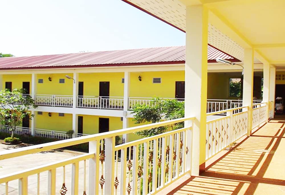Amonruk Hotel 2 3/40