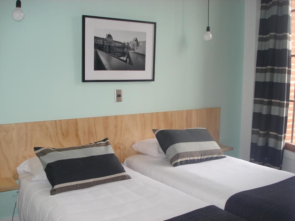 Ultramar Hotel 10/30
