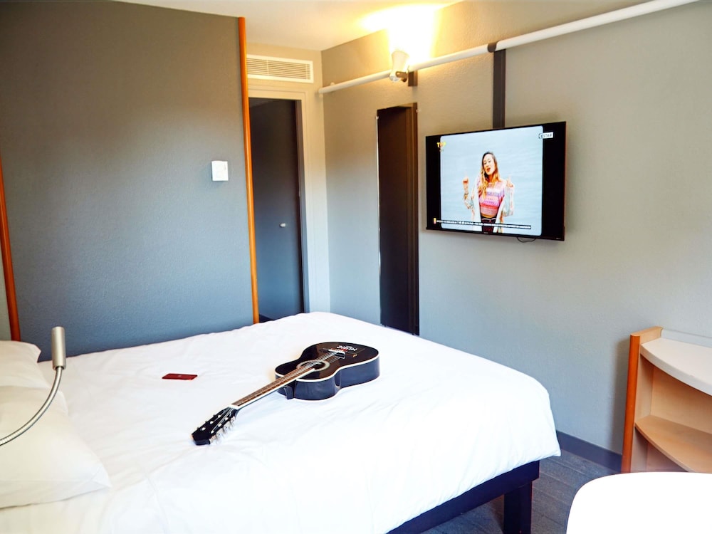Ibis Amboise 19/65