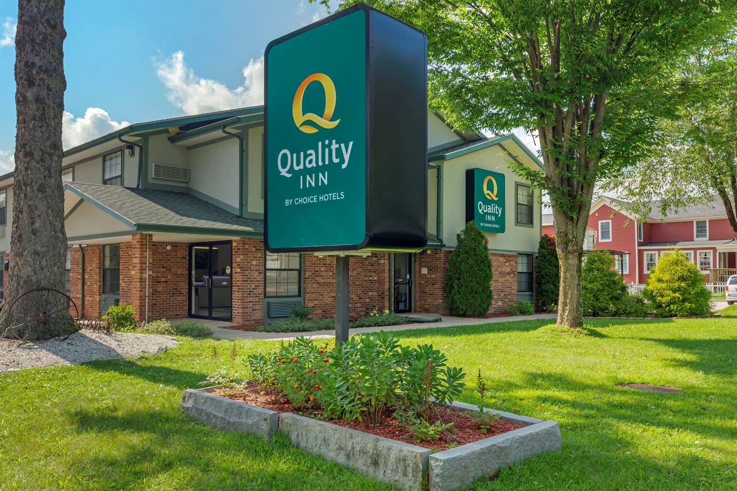 Quality Inn Lenox MA 2/29