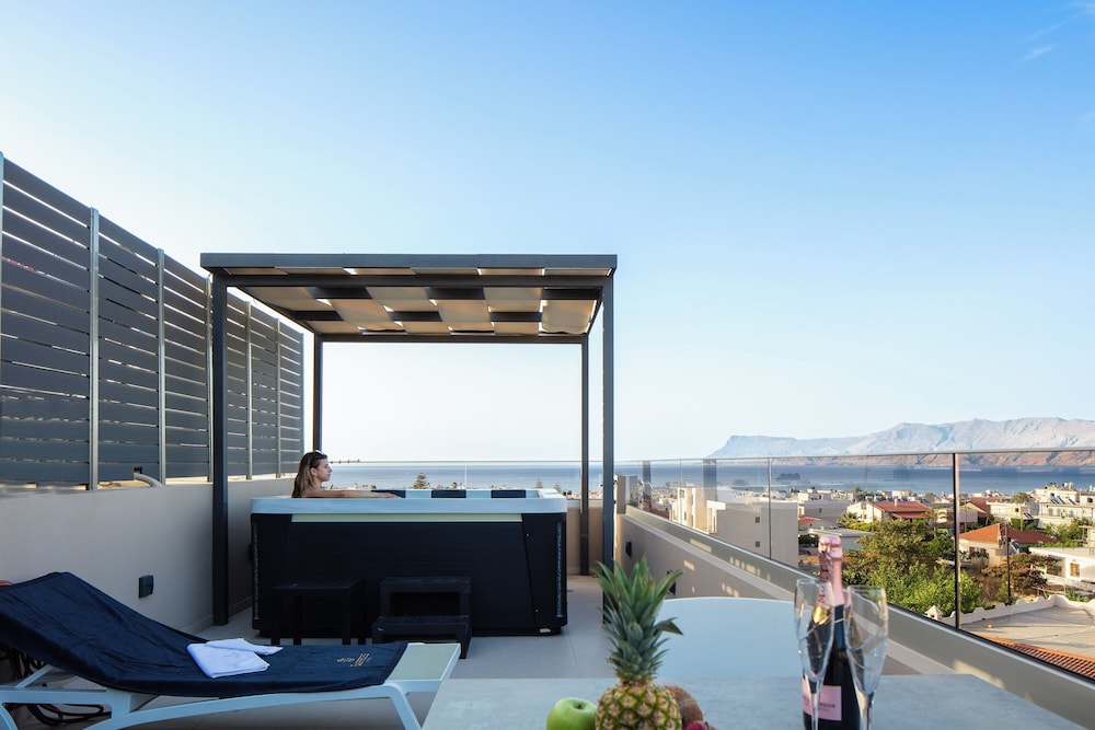 Sapphire Blue Suites 7/87