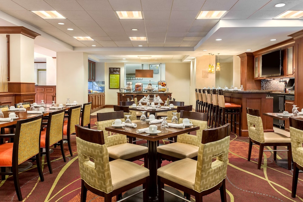 Hilton Garden Inn Arlington Courthouse Plaza 61/83