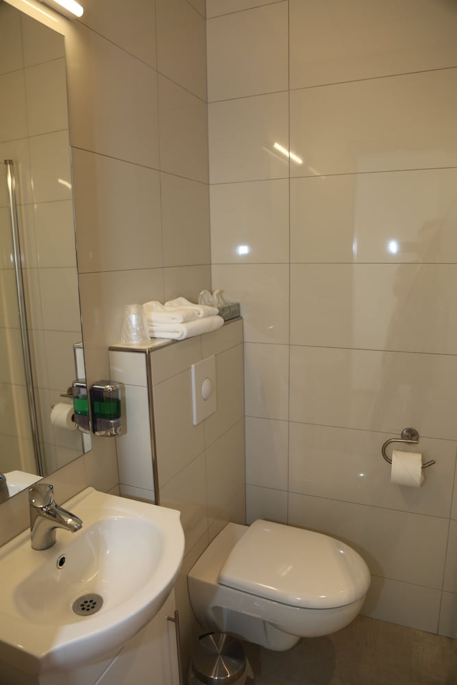 Hotel Kjarnalundur 49/50
