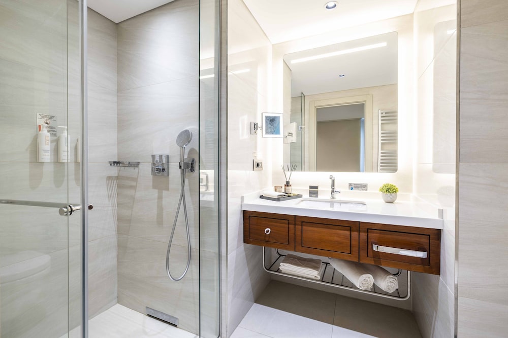 Tzl Suites 67/69