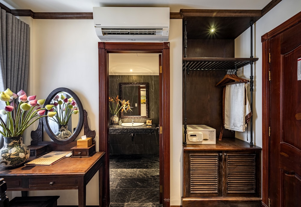Amanaki Saigon Boutique Hotel 71/80