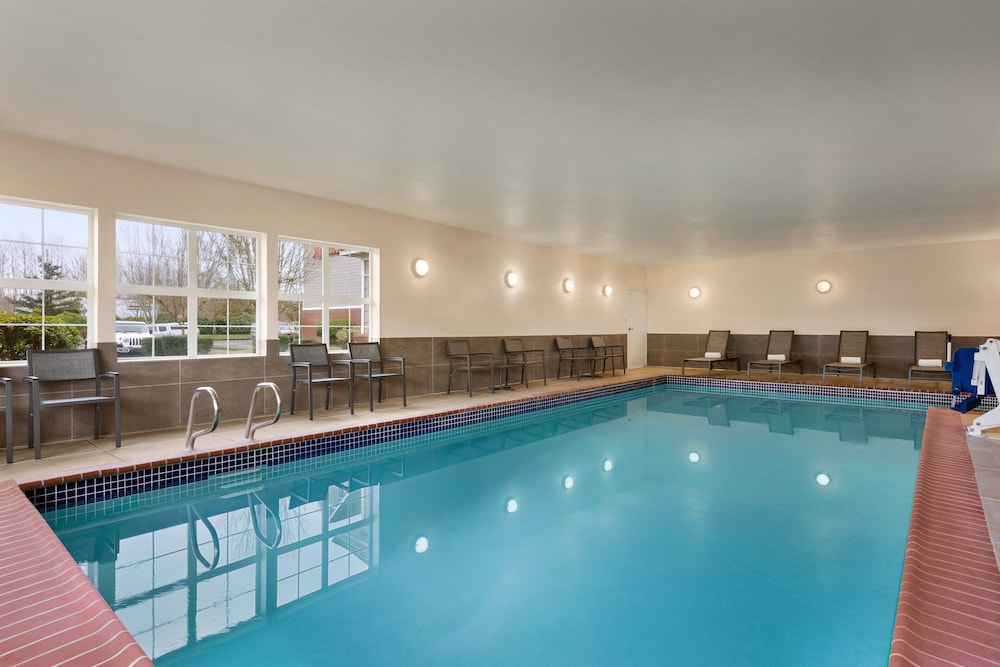 Residence Inn Salem 3/41