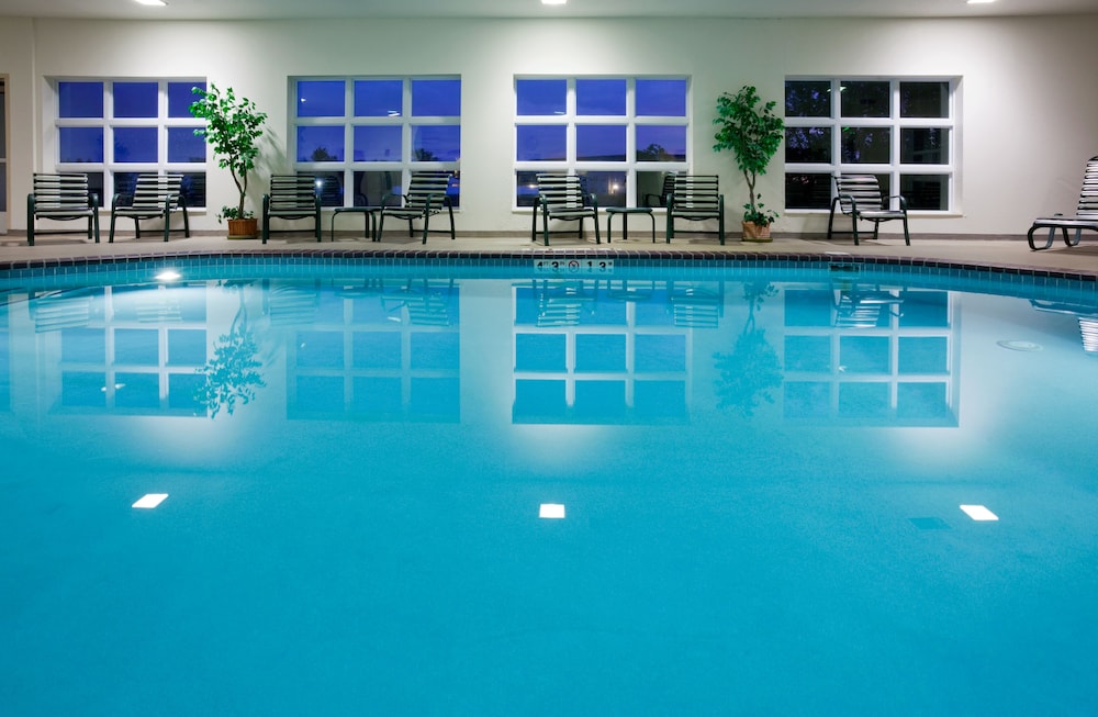 Holiday Inn Express Hotel Suites Stevens Point 9/57