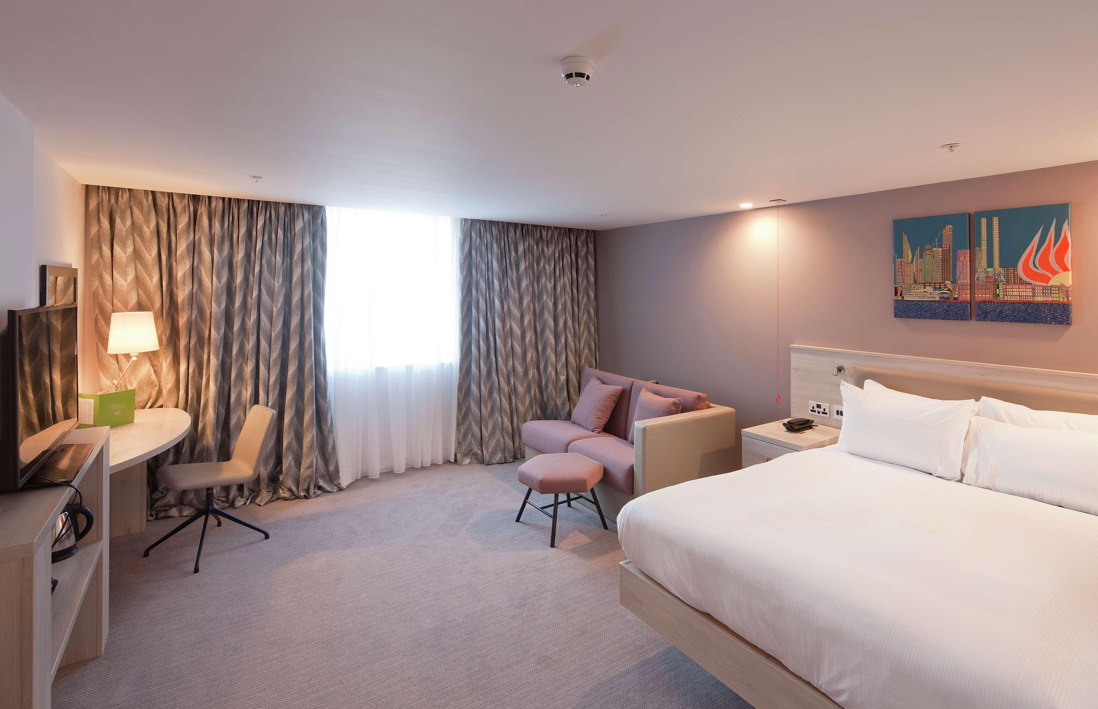 ROOM, QUEEN BED, SOFA, ACCESSIBLE