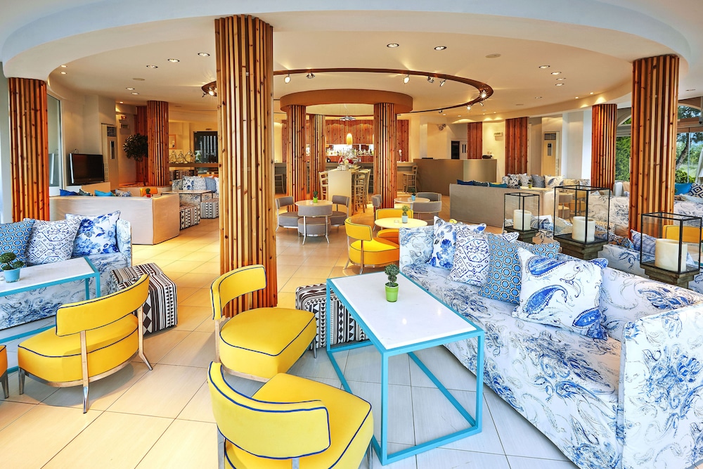 Ilio Mare Beach Hotel by GHH 48/75