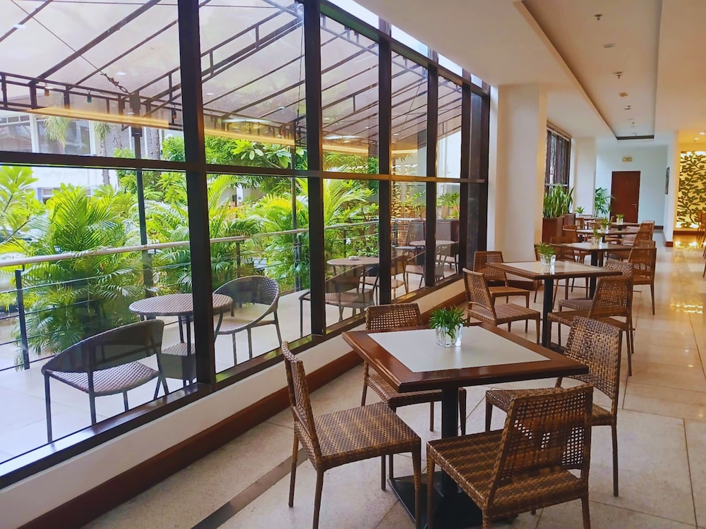 Dohera Hotel 46/69
