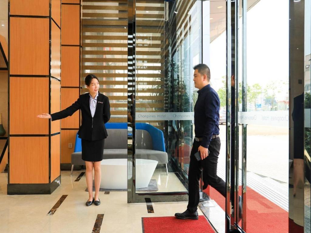 Chonpines Hotel (Shenzhen Gongming Honghuashan Metro Station) 26/31