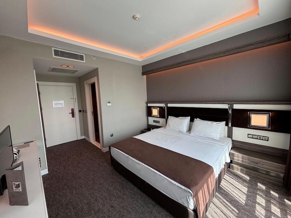 Modernity Hotel 5/37